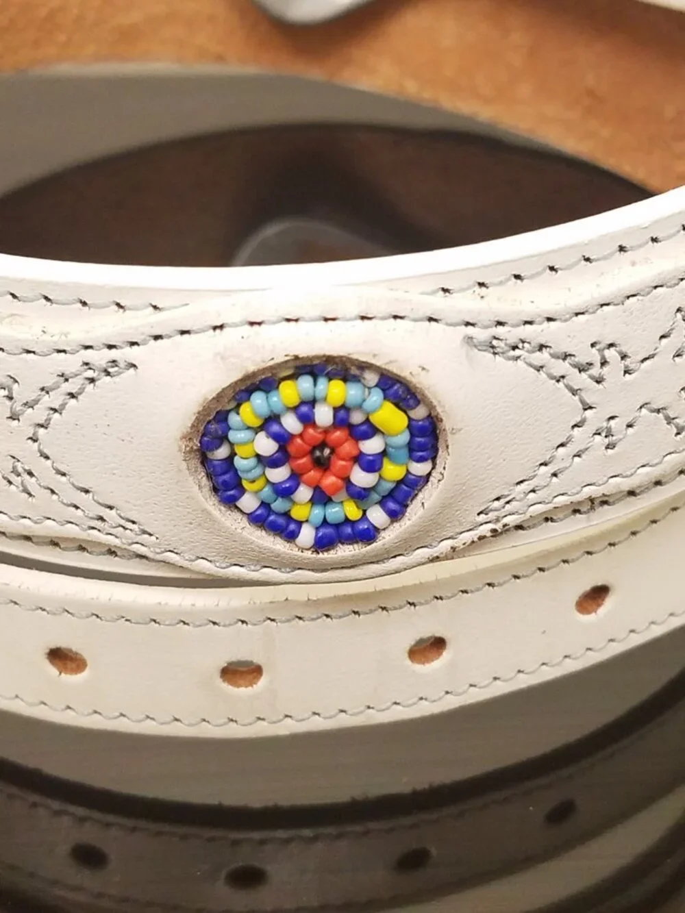 Silver Creek Collection Southwest Western Beaded Style White Leather Belt 27-30